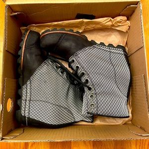 Sorel wedge Rain Boots